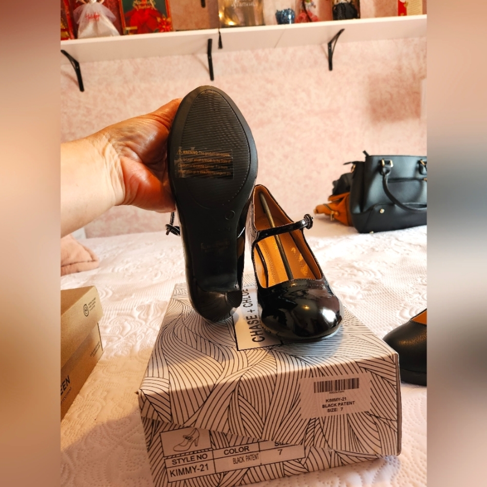 Brand New Sz 7 Mary Janes